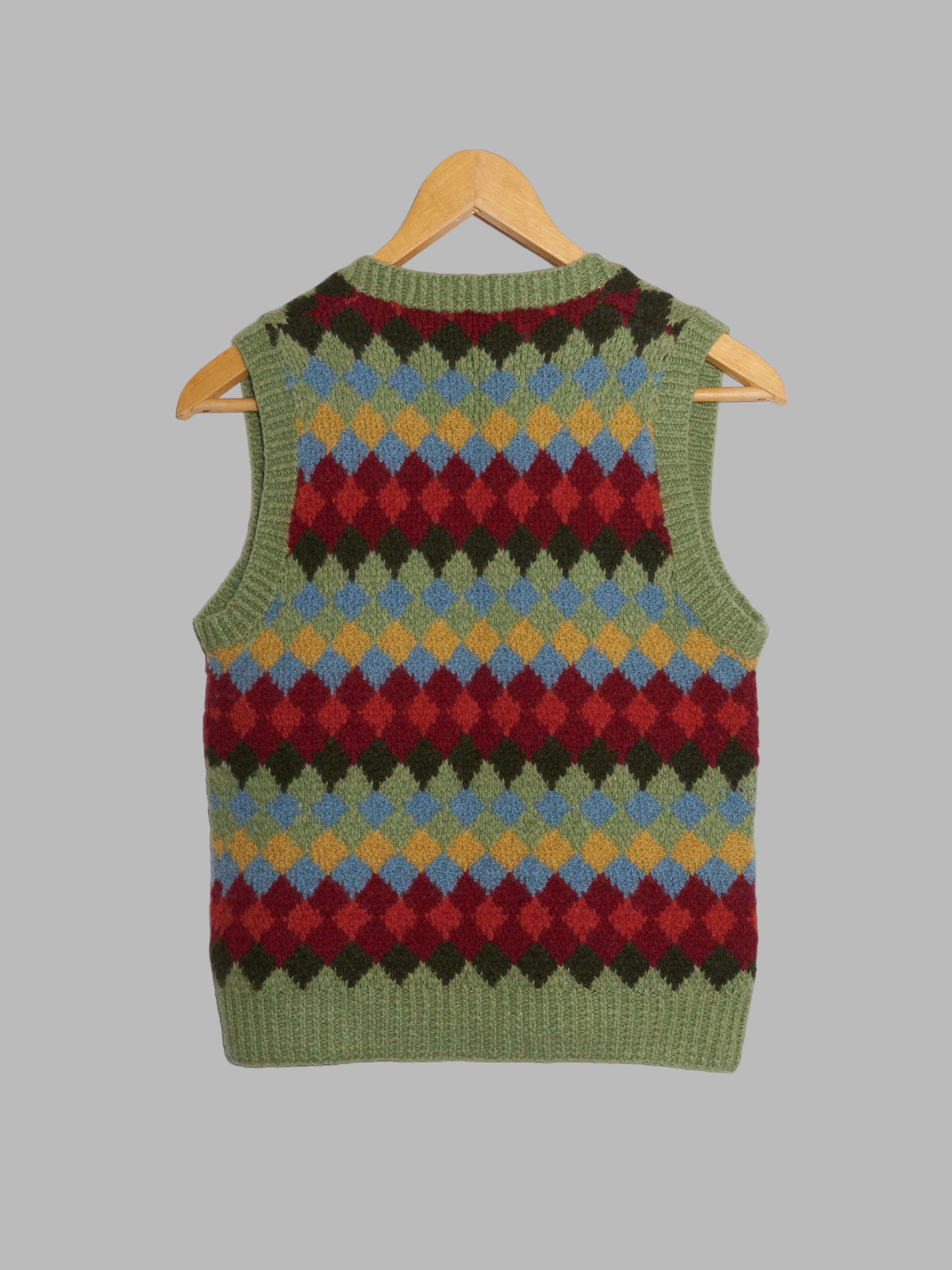 Nicole Farhi 1990s green red multicolour diamond pattern knitted wool vest