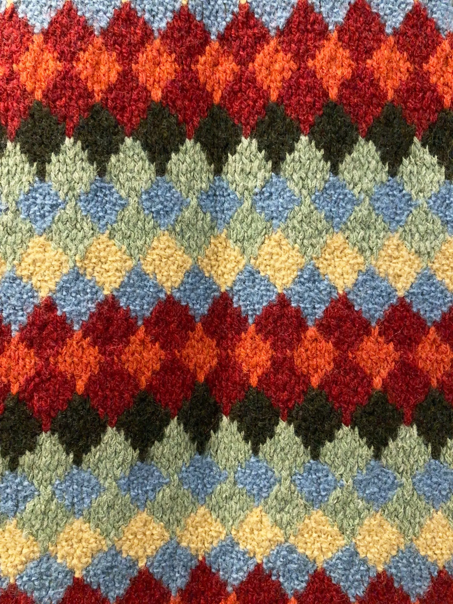 Nicole Farhi 1990s green red multicolour diamond pattern knitted wool vest