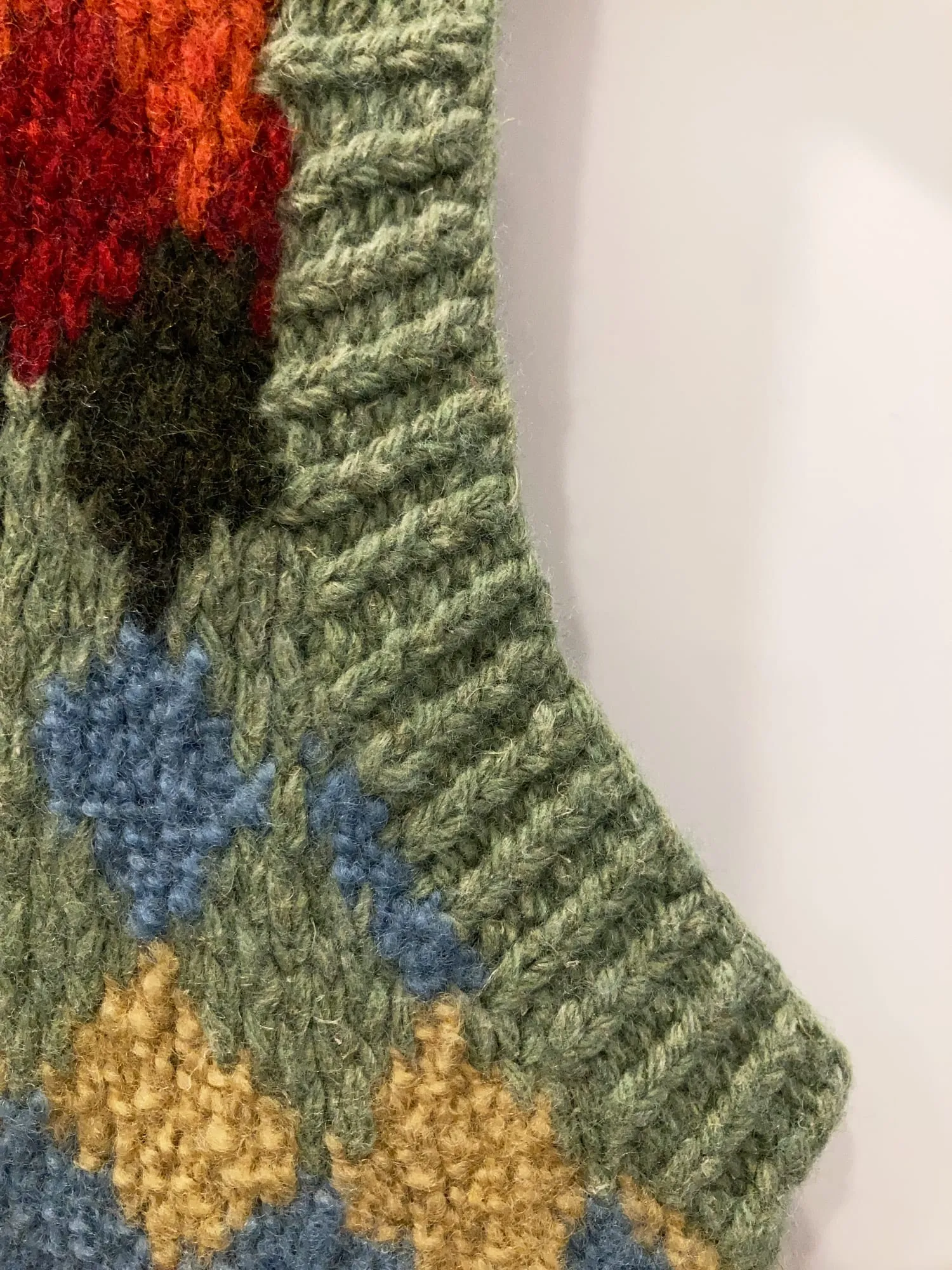Nicole Farhi 1990s green red multicolour diamond pattern knitted wool vest