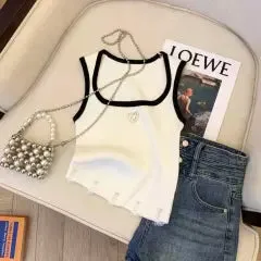 U-neck Ripped Striped Knitted Vest