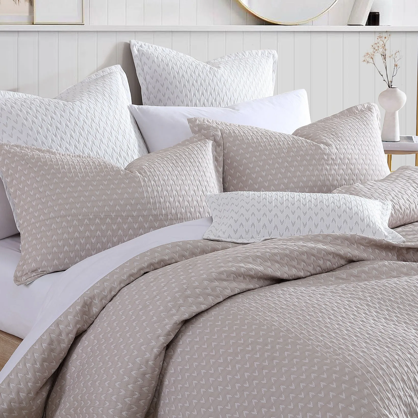 Varsity Linen Quilt Cover Set by Logan and Mason Platinum