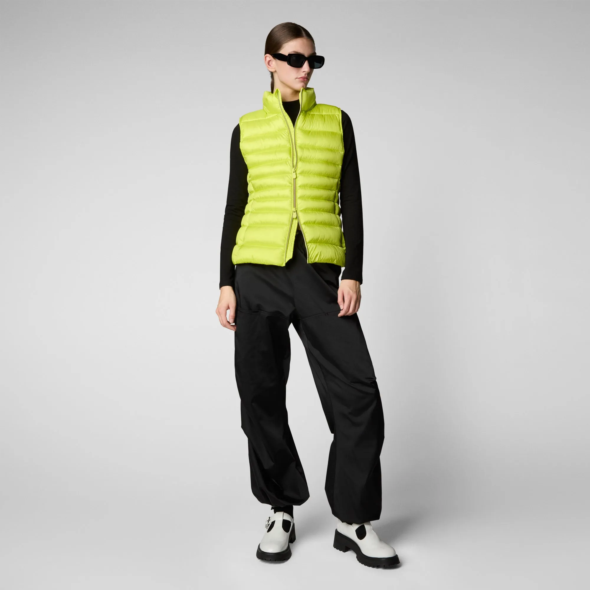 Woman's vest Lynn in lichen green